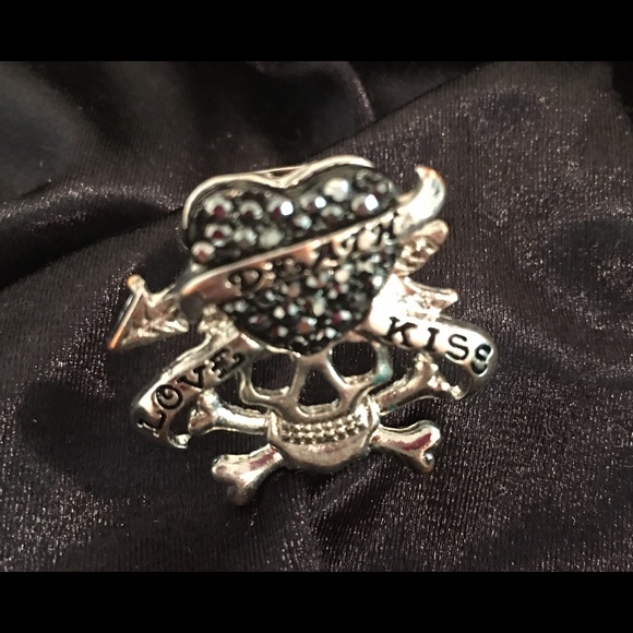 💍 Skull ☠️ Cocktail Ring - Picture 2 of 4